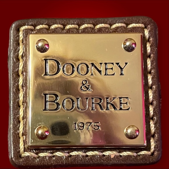 Vintage Dooney and Bourke Bayou Red crocodile shoulder bag - Picture 2 of 9